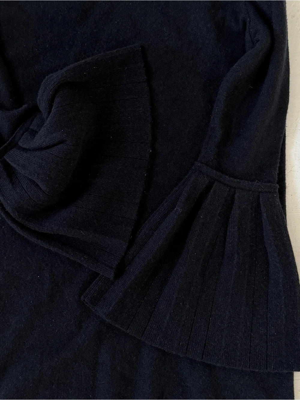 Neiman Marcus Cashmere Collection Ruffle  Bell Sleeve Pullover Sweater Black S